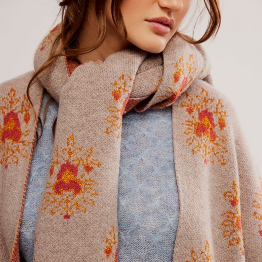 FREE PEOPLE Sacred Heart Bali Ayla Scarf Oversized Cozy Printed Hooded Cardigan - Picture 2 of 9